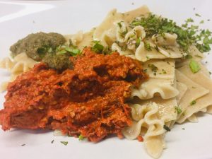 Pasta mit Paprika Pesto Rosso Sauce
