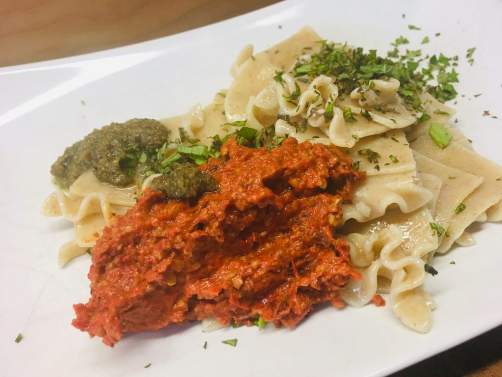 Pasta mit Paprika Pesto Rosso Sauce