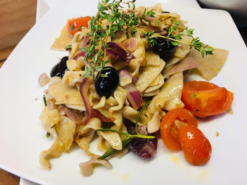 Pasta mit gerösteten Trauben und Dijon Sauce