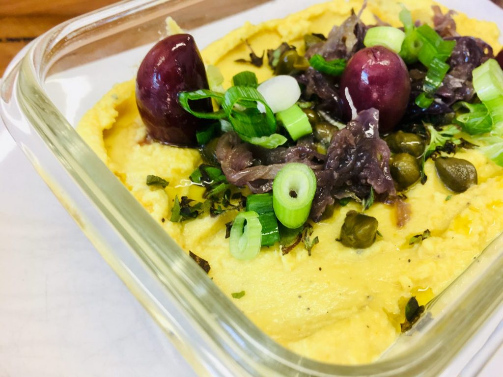 Fava - Griechischer Erbsen Dip mit Zwiebeln und Kapern