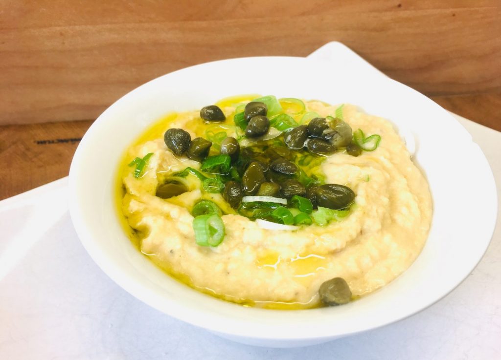 Fava - Griechischer Erbsen Dip mit Zwiebeln und Kapern