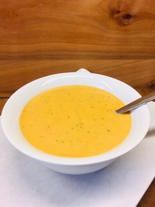 Gazpacho andaluz: Kalte Tomatensuppe mit Knoblauch