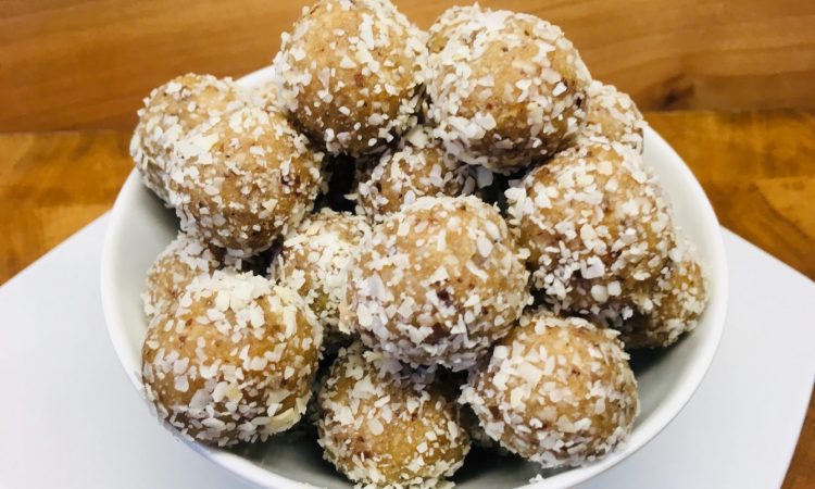 Mandel Kokos Energiebällchen