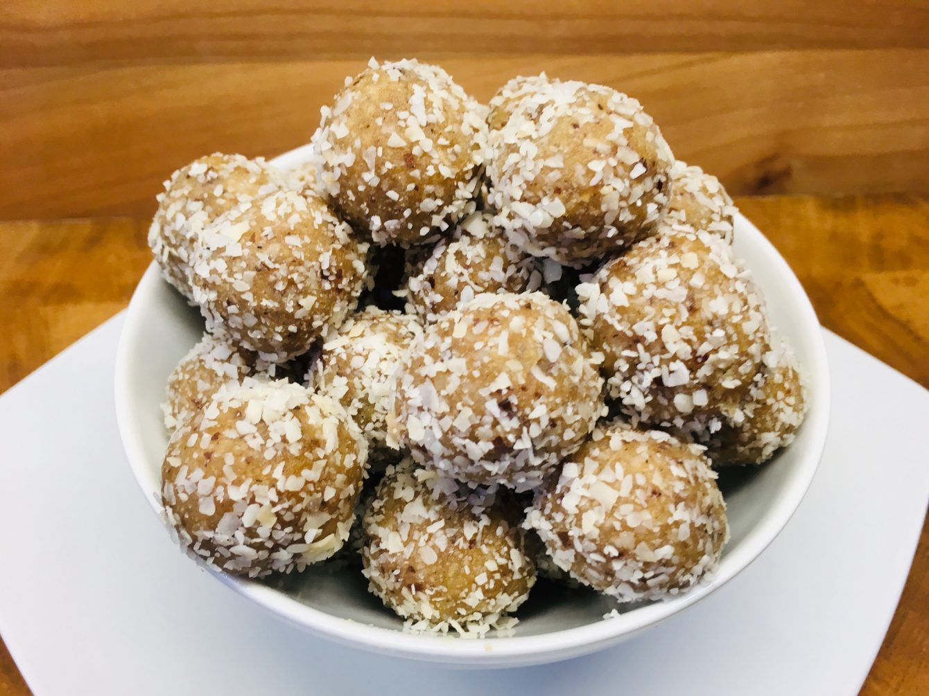 Mandel Kokos Energiebällchen