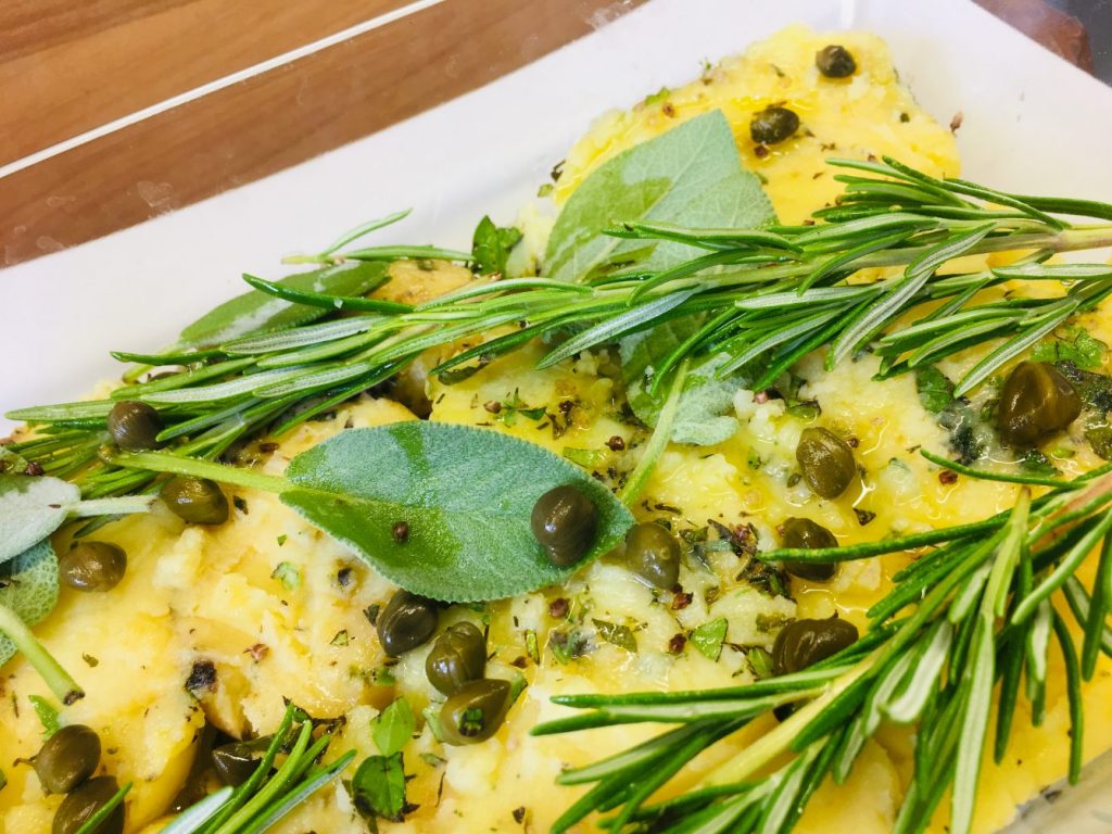 Knuspriger Kartoffel Püree mit Kapern Aioli