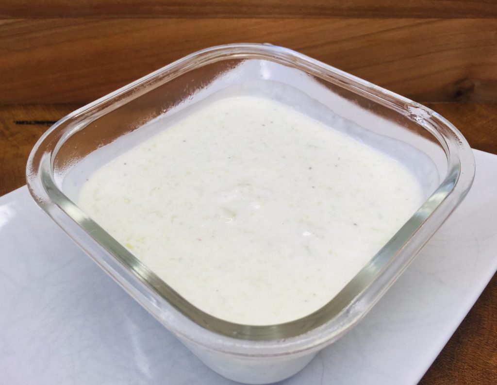 Tzatziki - Griechischer Joghurt Dip mit Gurken und Knoblauch