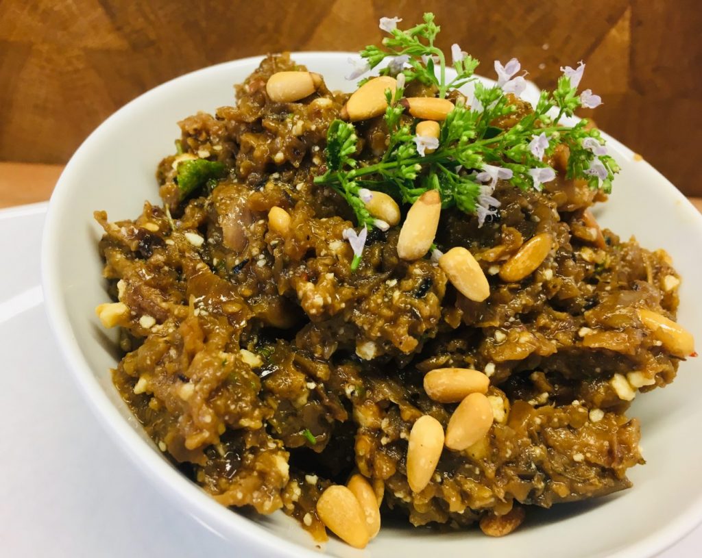 Korsischer Auberginen Dip mit Brocciu und Nepita