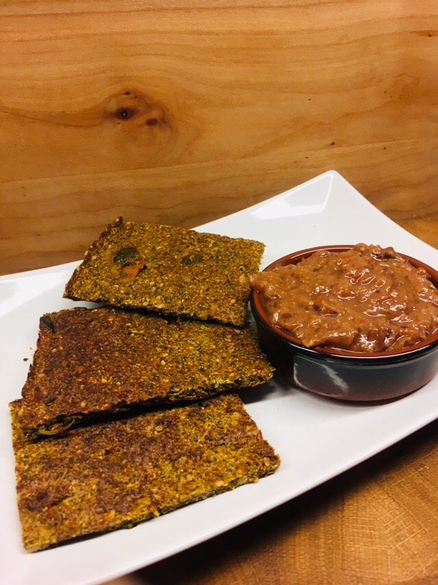 Kürbis Walnuss Cracker mit Dukkah und Rosmarin mit Pflaumen Chutney 