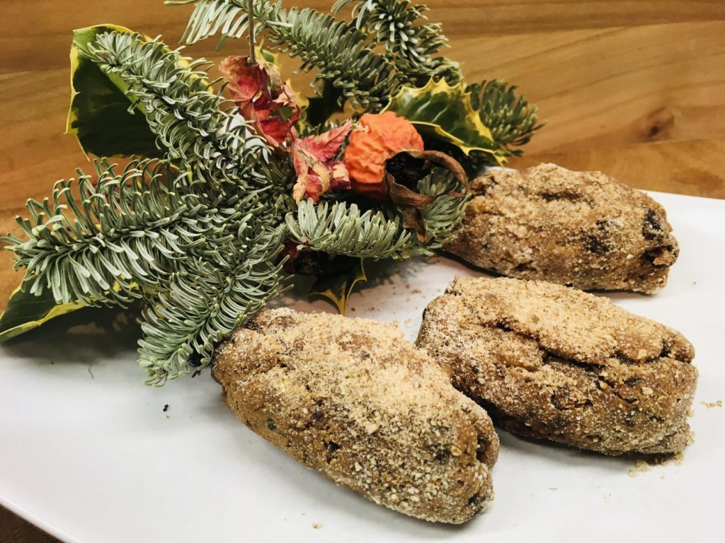 Stollen-Konfekt mit Dattel-Marzipan-Füllung