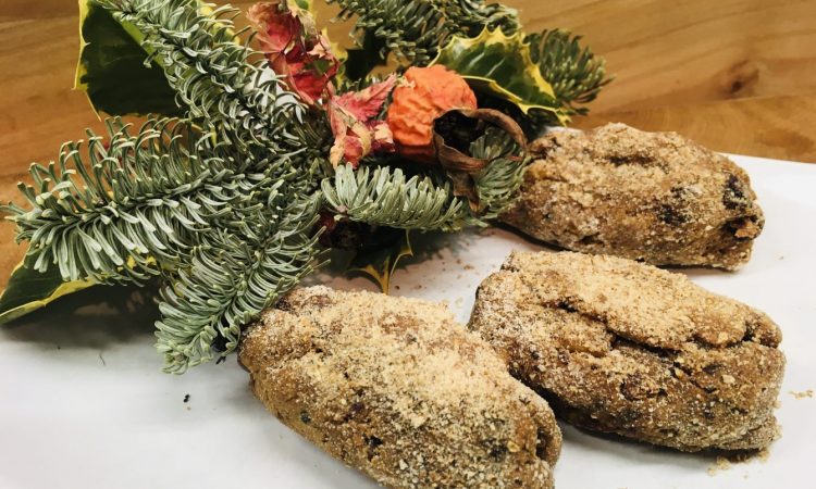 Stollen-Konfekt mit Dattel-Marzipan-Füllung