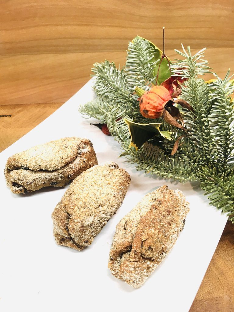 Stollen-Konfekt mit Dattel-Marzipan-Füllung