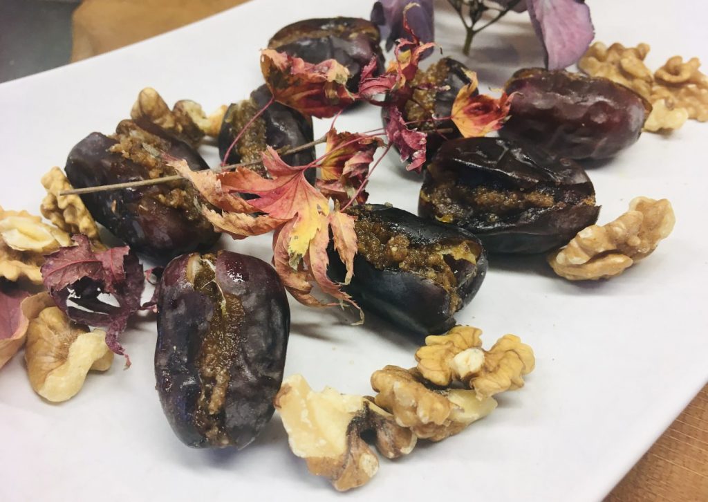 Gefüllte Datteln mit Walnuss Marzipan