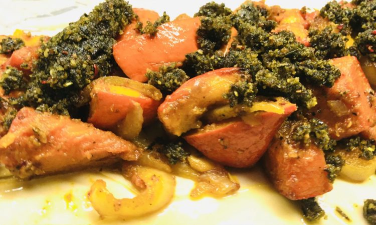 Gerösteter Kürbis mit Kürbiskern Pesto und Tahini Sauce