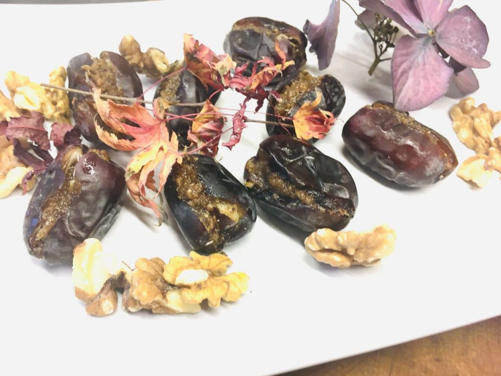 Gefüllte Datteln mit Walnuss Marzipan