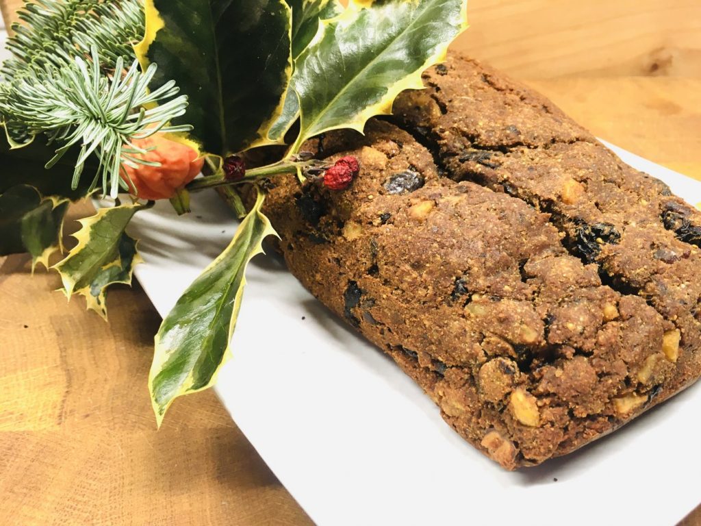 Weihnachtlicher Früchtekuchen (Christmas Cake)