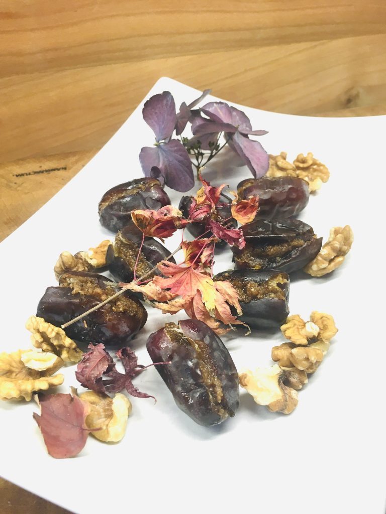 Gefüllte Datteln mit Walnuss Marzipan