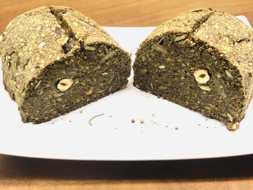 Glutenfreies Hanfbrot mit Nüssen