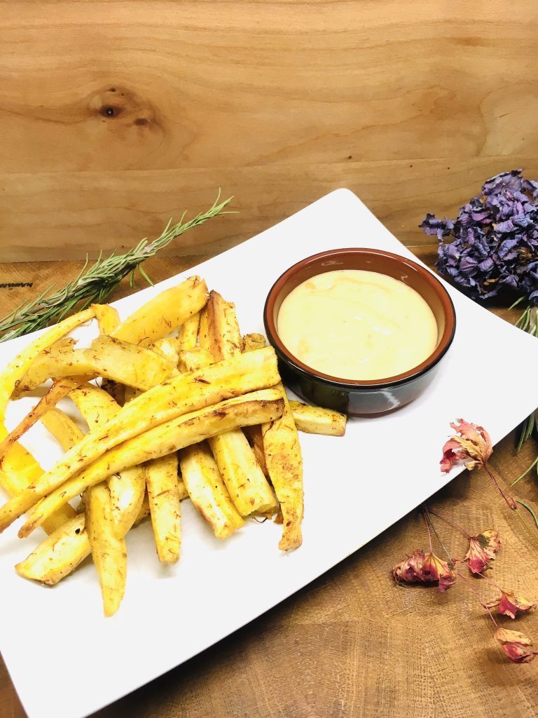 Pastinaken und Süßkartoffel Pommes mit Mandel Trüffel Mayonnaise