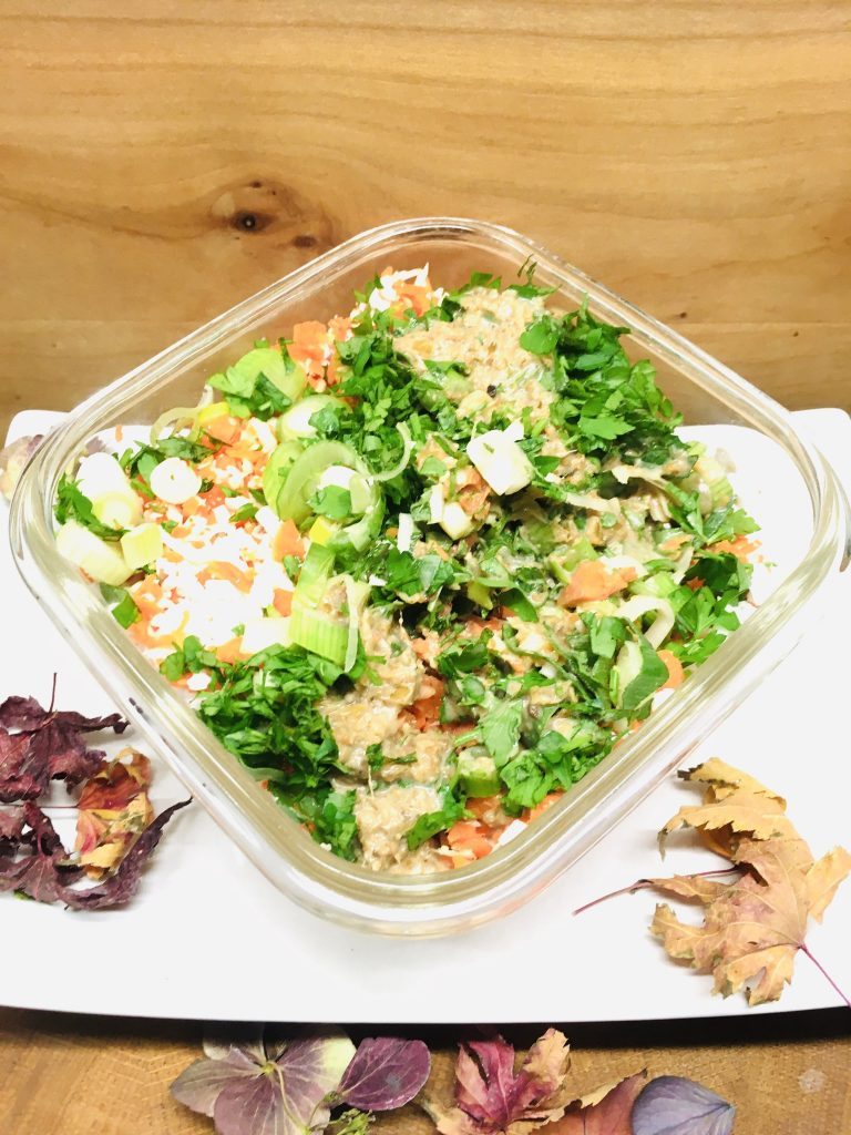 Karotten Kokos Salat mit Erdnuss Dressing