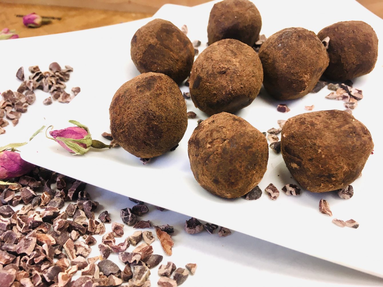 Dark Chocolate Trüffel mit getrockneten Pflaumen und Walnüssen