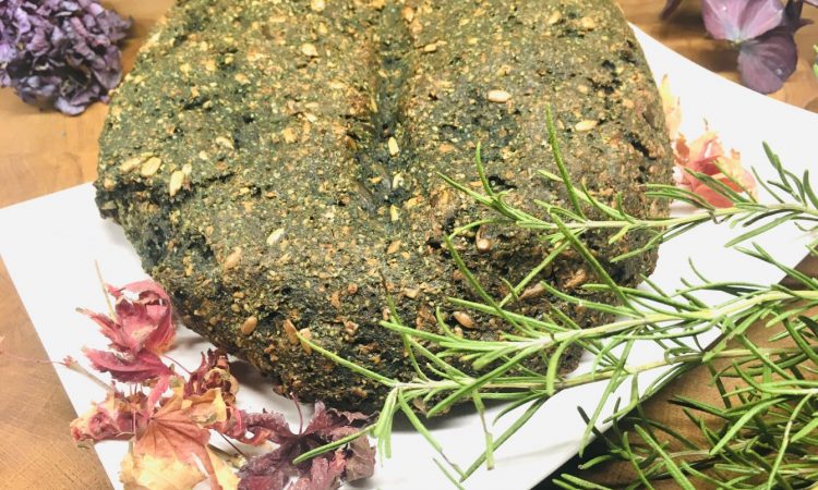 Sellerie Hanf Brot mit Sonnenblumenkernen