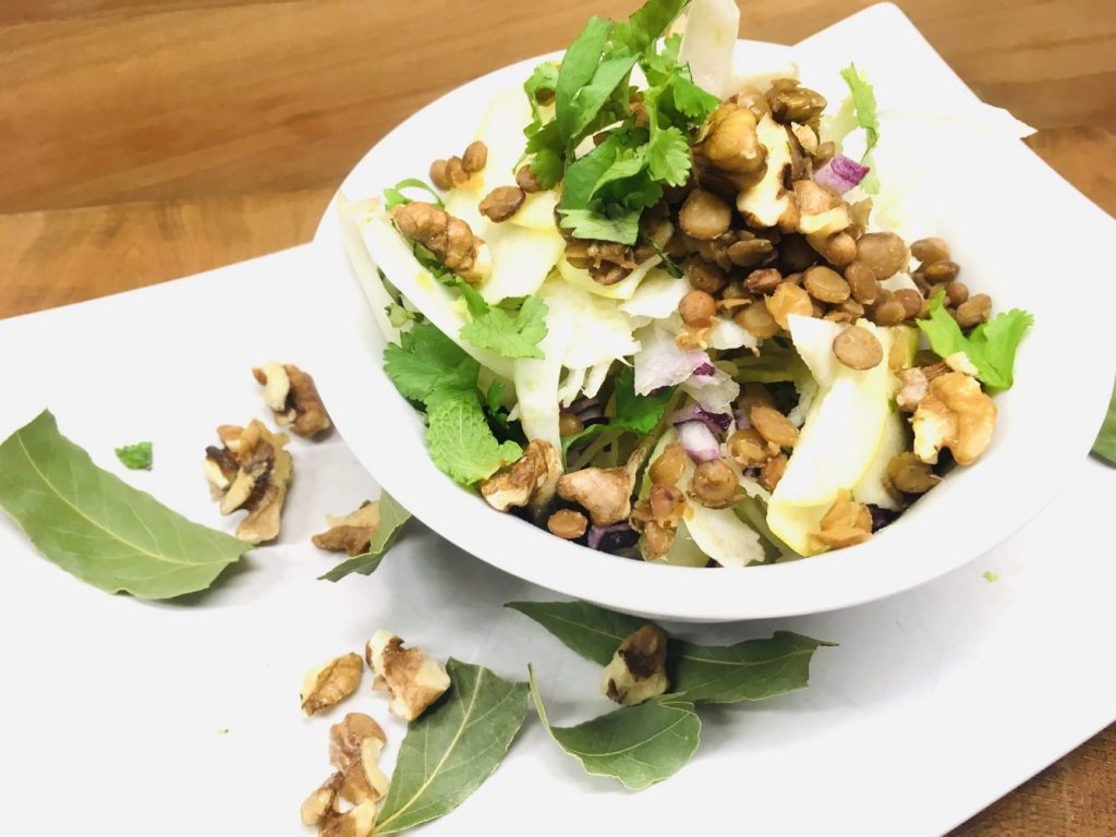 Apfel Fenchel Salat mit Linsen und Walnüssen