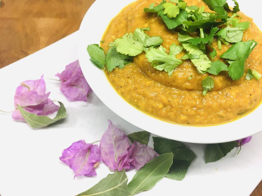 Mung Dhal Suppe mit Süßkartoffeln und Karotten