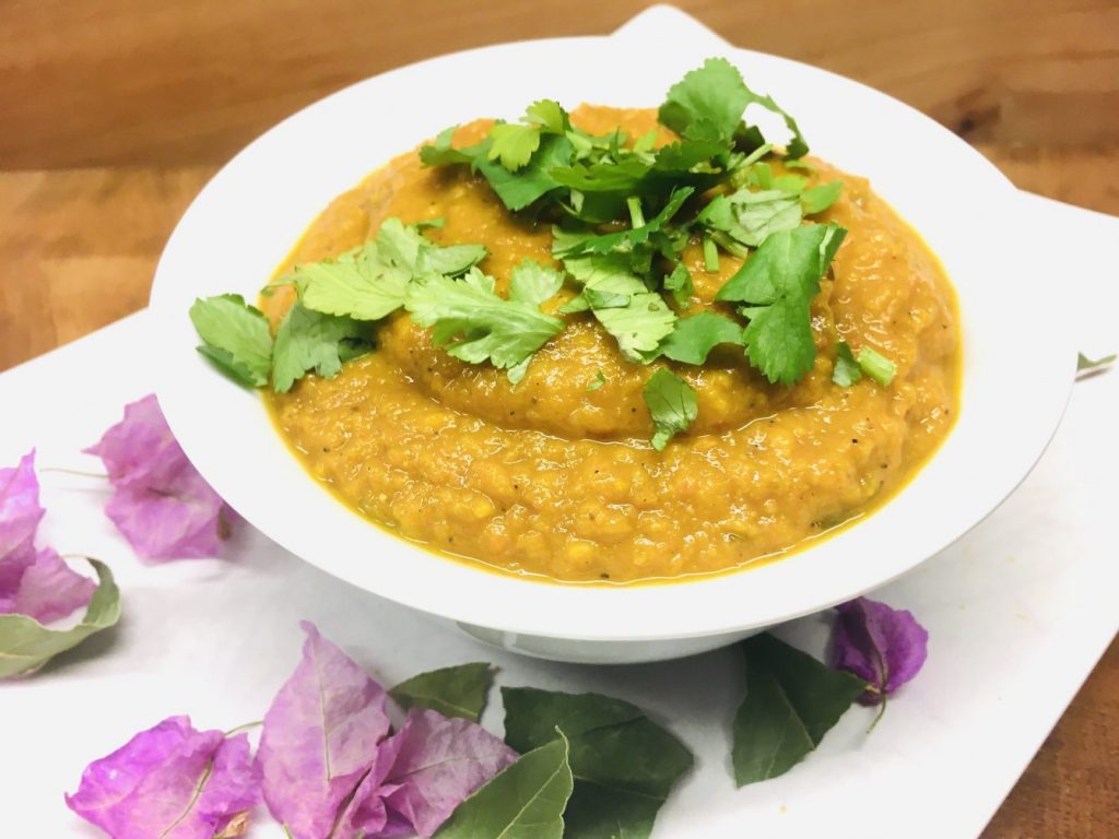 Mung Dhal Suppe mit Süßkartoffeln und Karotten