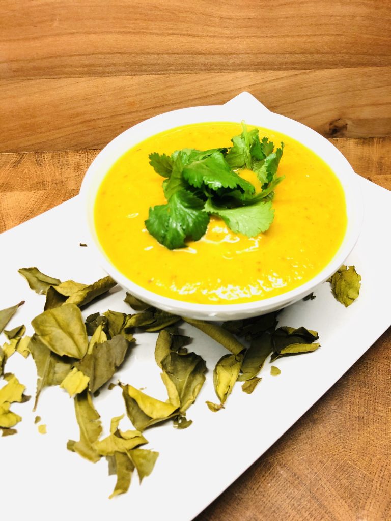 Kürbissuppe mit Süßkartoffeln und Karotten