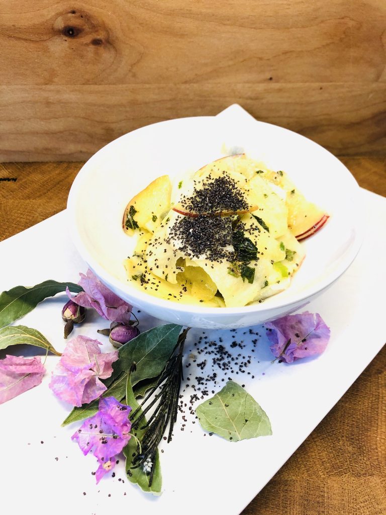 Apfel Rettich Salat mit Zitronen Mohn Dressing