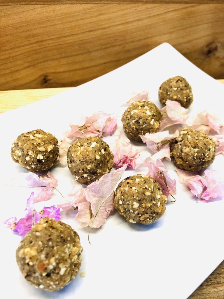 Erdnuss Kokos Energiebällchen