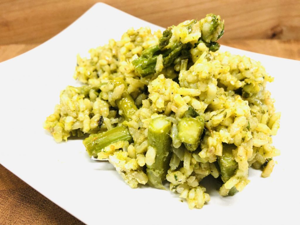 Spargel Risotto mit Bärlauch und karamellisiertem grünem Spargel