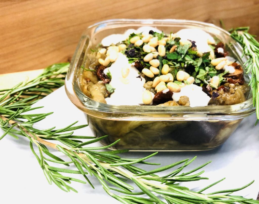 Auberginen Dip mit getrockneten Tomaten und Tahini Aioli