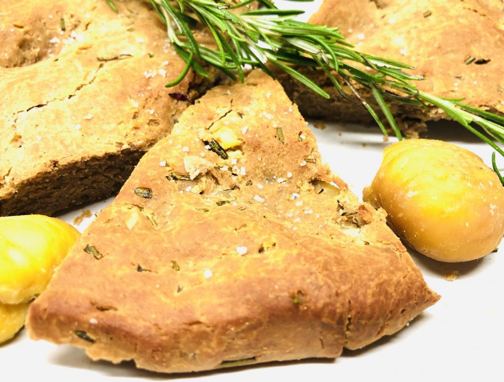 Foraccia mit Kastanien und Rosmarin
