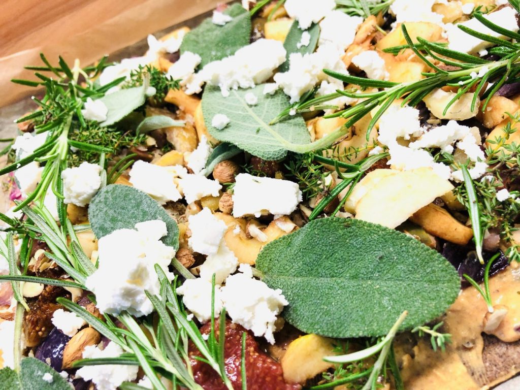 Flammkuchen mit Apfel und Maronen 