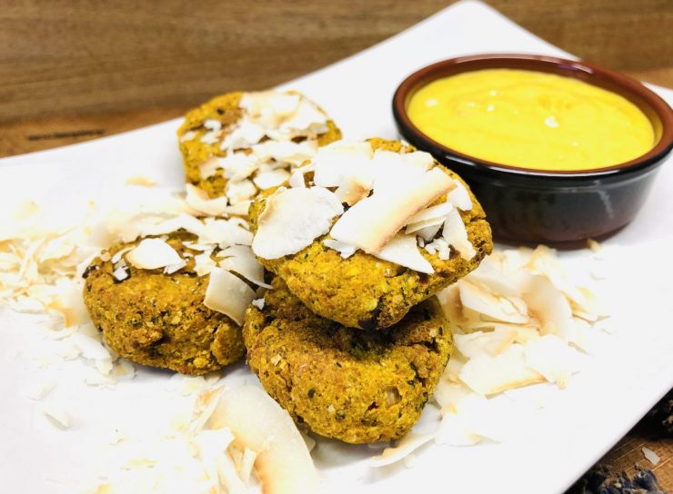 Kokos Curry Falafel mit Orangen Ingwer Tahini
