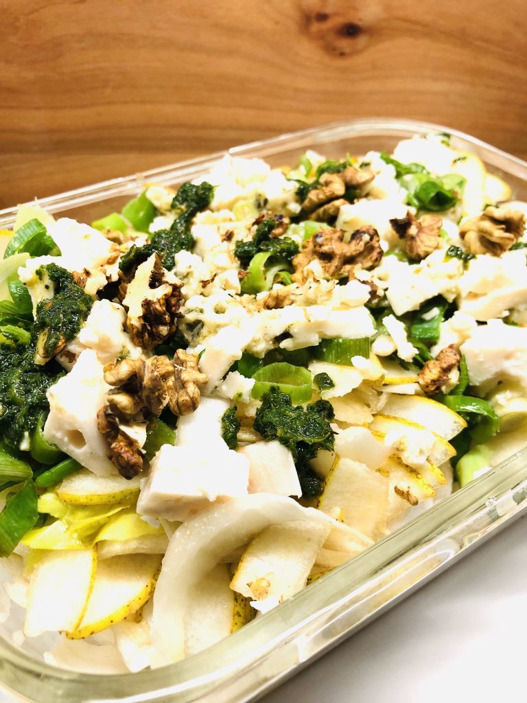 Chicorée Salat mit Birne, Walnüssen und Roquefort