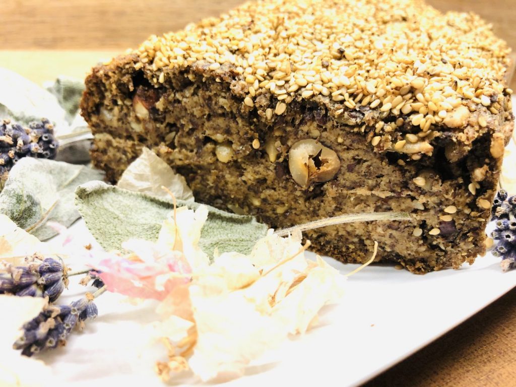 Glutenfreies Saaten Nussbrot - Life-changing Bread
