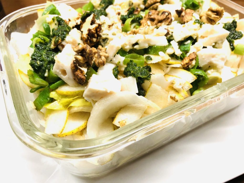 Chicorée Salat mit Birne, Walnüssen und Roquefort