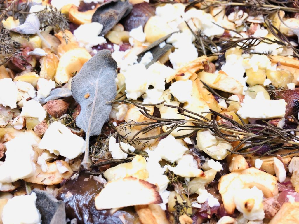 Flammkuchen mit Apfel und Maronen