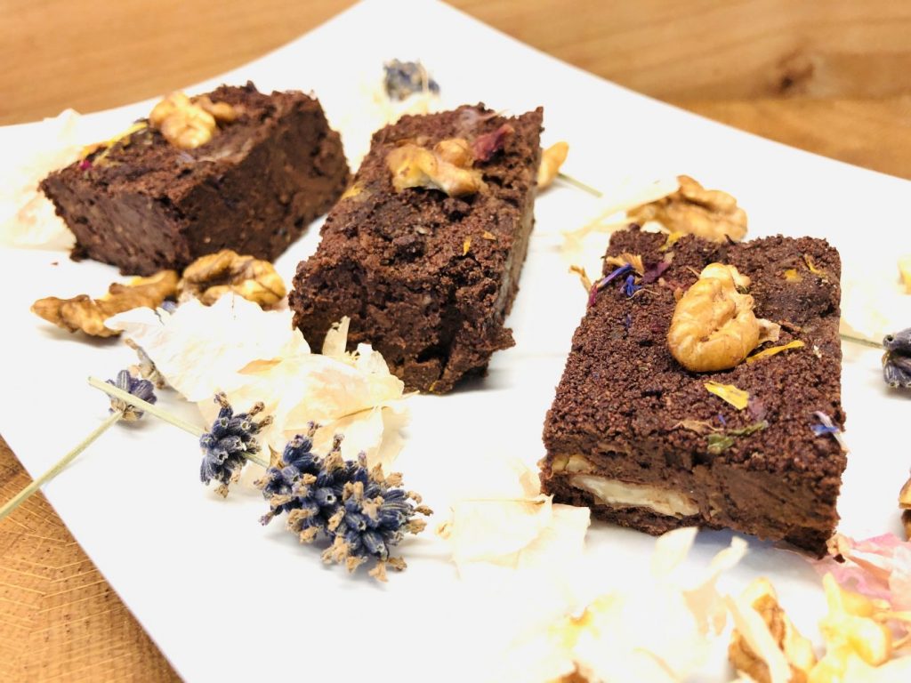 Schwarze Bohnen Walnuss Brownies mit Chili