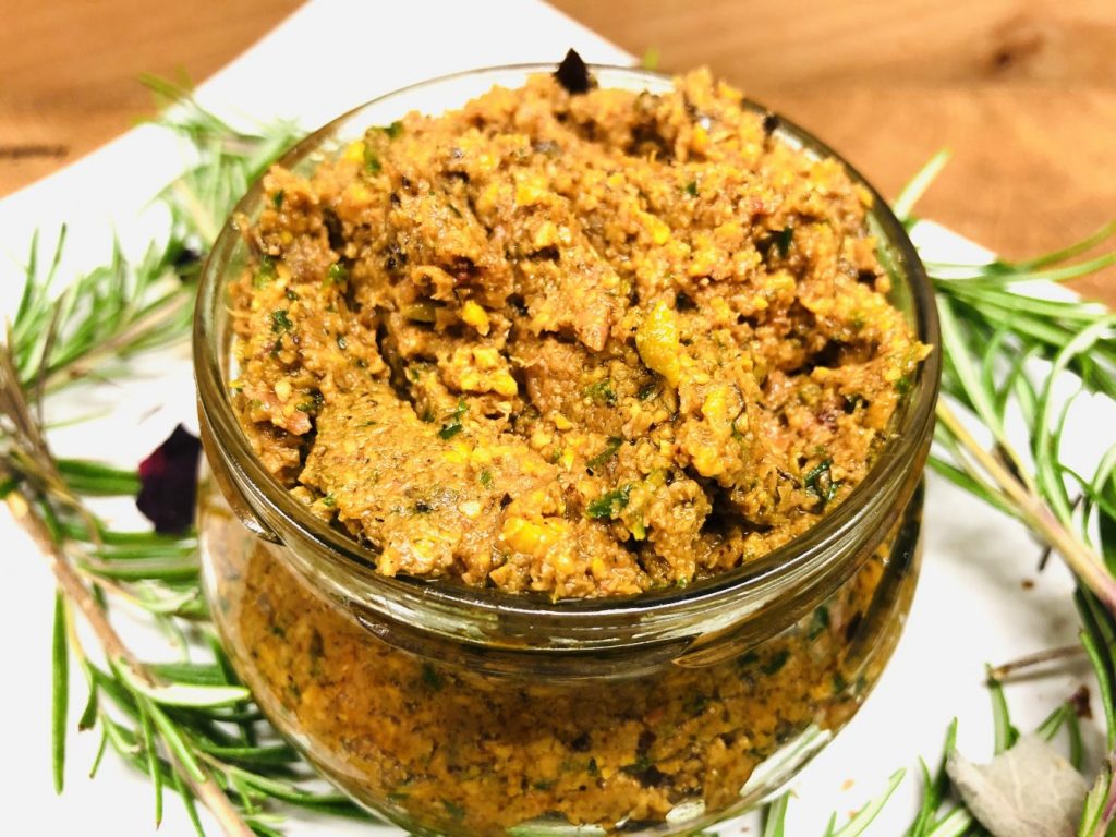 Brotaufstrich aus Gemüseresten