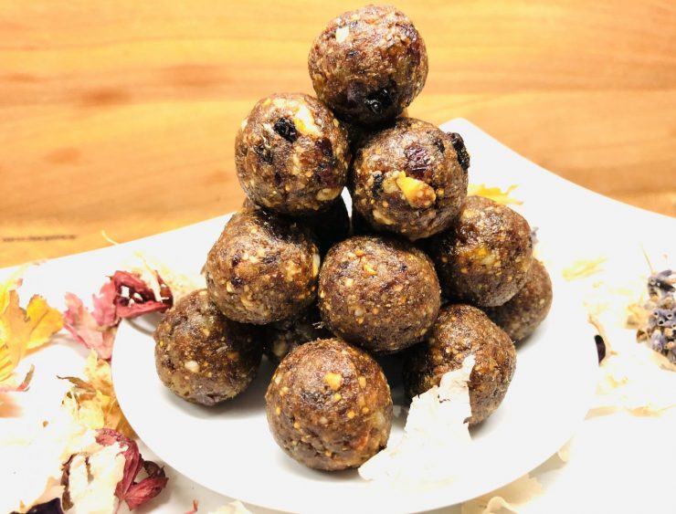 Früchtekuchen Energiebällchen