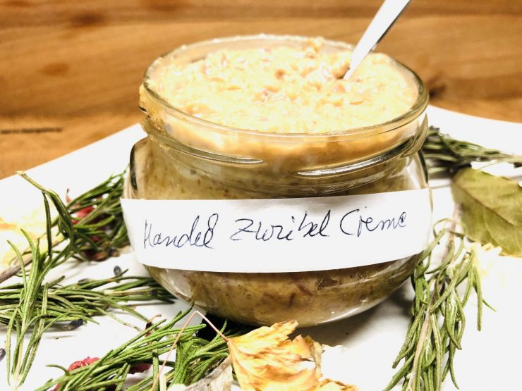 Mandel Zwiebel Creme