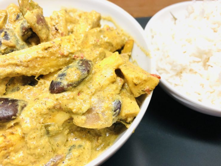 Pastinaken mit schwarzen Bohnen