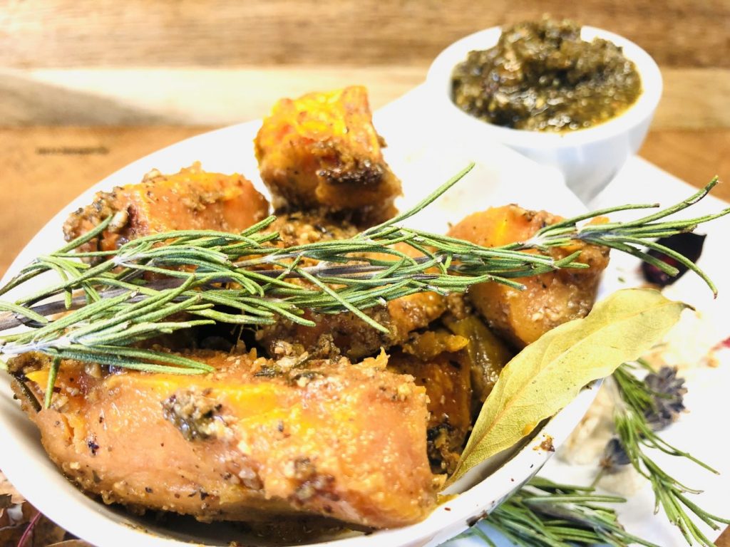 Geröstete SüßKartoffeln mit Kräuter Nuss Marinade