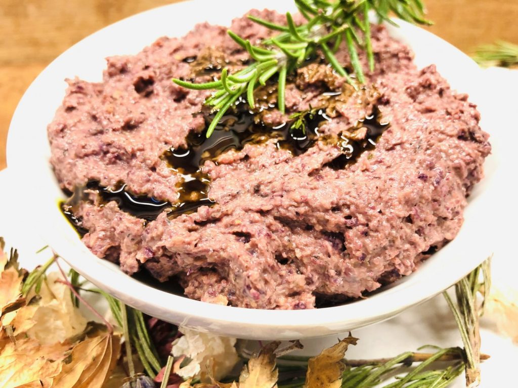Karotten Dip mit Kürbiskernöl und Tahini