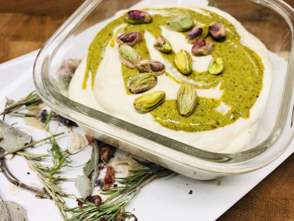 Weiße Bohnen Dip mit Pistazien Minze Pesto