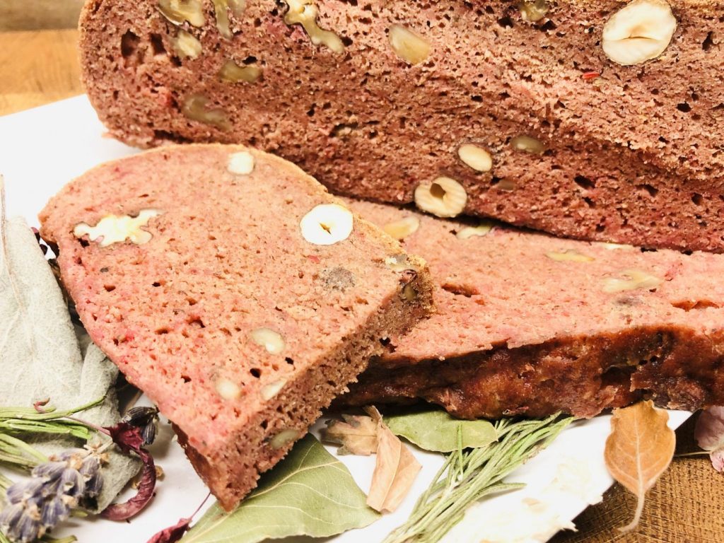 Rote Bete Haselnuss Brot