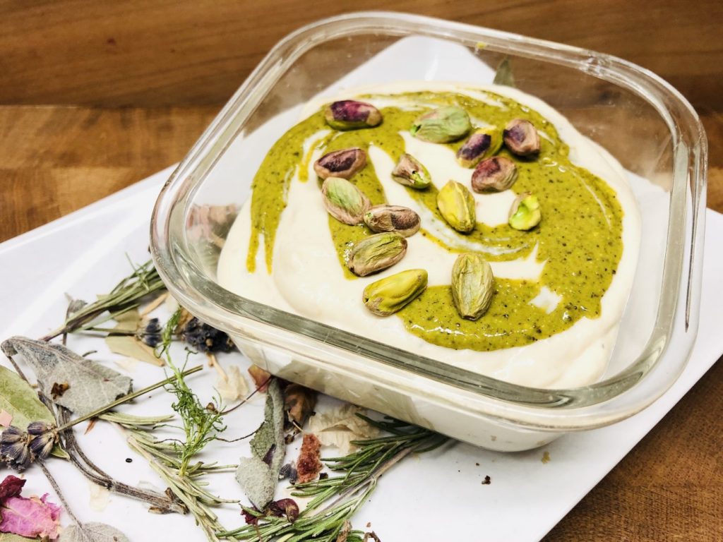 Weiße Bohnen Dip mit Pistazien Minze Pesto